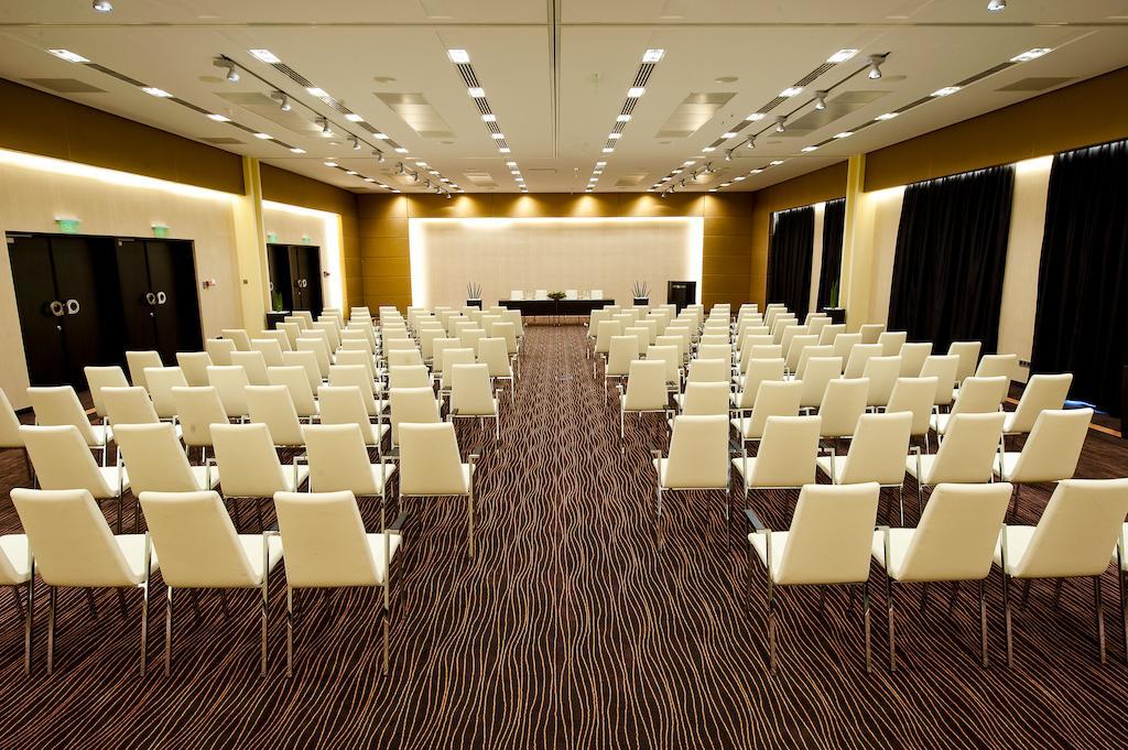 Abacus Business & Wellness Hotel Herceghalom Extérieur photo